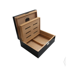 Load image into Gallery viewer, Parejo Cigar Humidor Night Street Design
