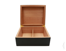 Load image into Gallery viewer, Che Humidor - Black/White
